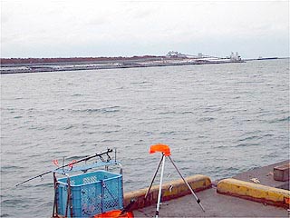 釣り座から見たモニュメント方向