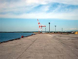 苫小牧東港西側の右方向