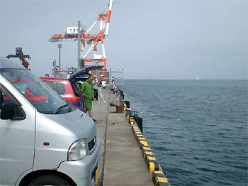 100702hidari.jpg(23074 byte)