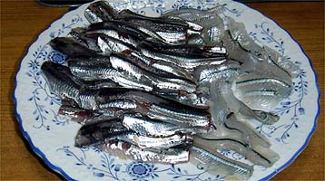 110925sasimi.jpg(33494 byte)