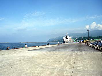 130711_1448ferry.jpg(20239 byte)