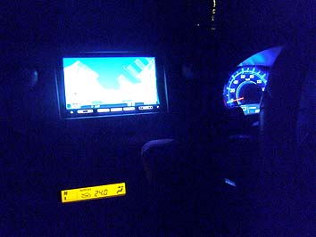 130815_0212syanai.jpg(16537 byte)