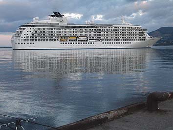 140826_1809world.jpg(53154 byte)