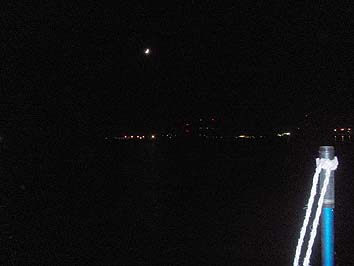 141001_2030tuki.jpg(33114 byte)