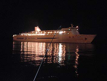 141105_2028ferry.jpg(45107 byte)