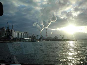 150217_1626tyuuouminami.jpg(47684 byte)