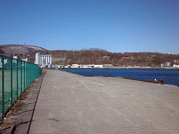 1211ironai.jpg(45709 byte)