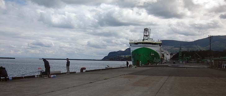 151005_1132ferry.jpg(53945 byte)