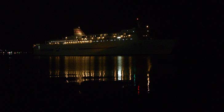 170821_2021ferry.jpg(39851 byte)
