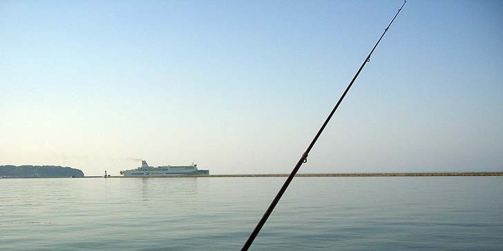 180604_1707ferry.jpg(43150 byte)