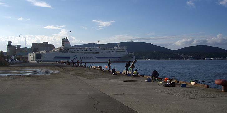 180818_1704ferry.jpg(57842 byte)