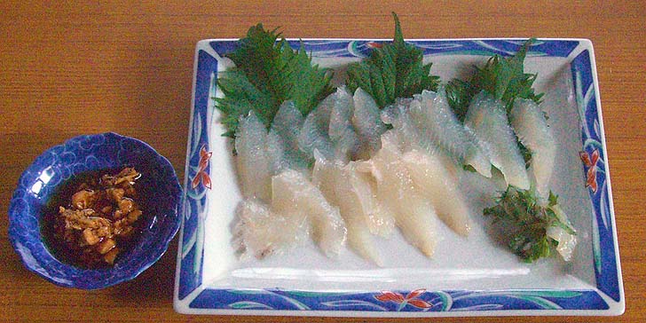 190513_r_sasimi.jpg(88480 byte)