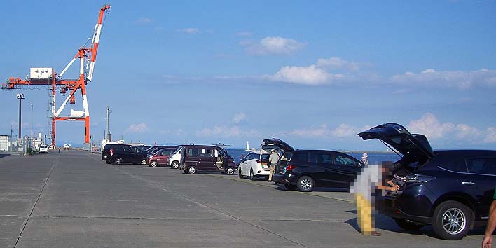 190827_1622turiba.jpg(51183 byte)