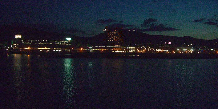 190827_1900yakei.jpg(64036 byte)