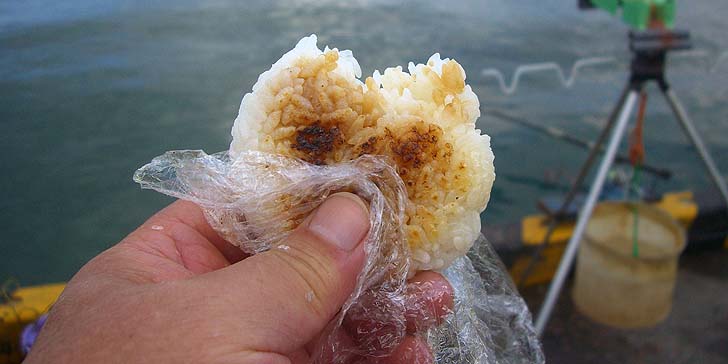 191023_1500yakionigiri.jpg(51965 byte)