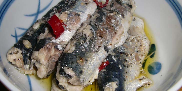 210629_r_oilsardine.jpg(57424 byte)