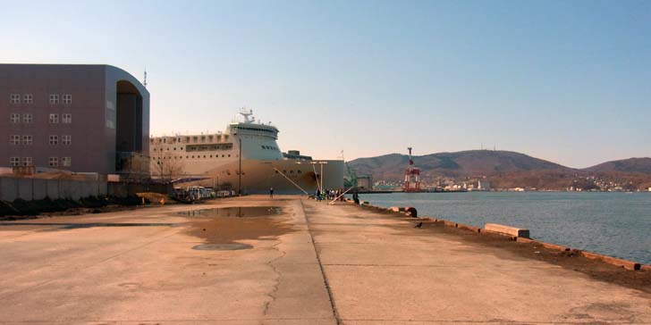 220419_1422ferry.jpg(37331 byte)