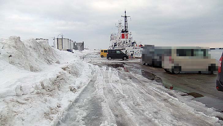 230301_1348hidari.jpg(63073 byte)