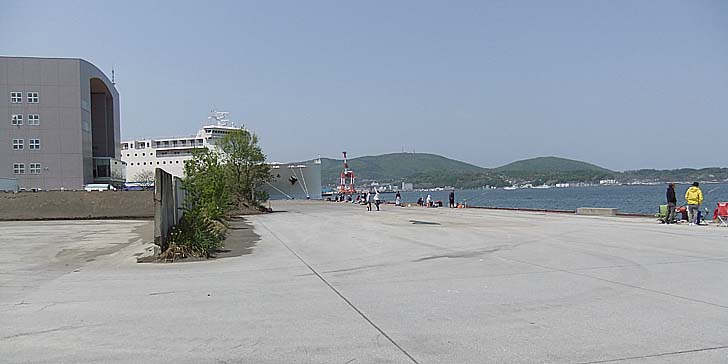 230517_1200hidari.jpg(46692 byte)