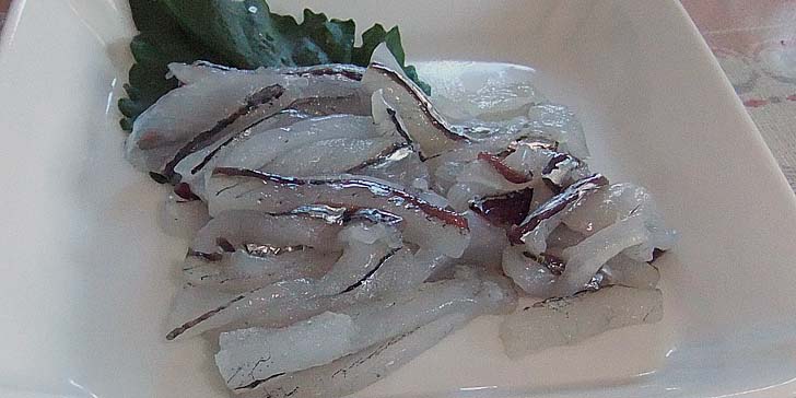 20230703_r_sasimi.jpg(59558 byte)