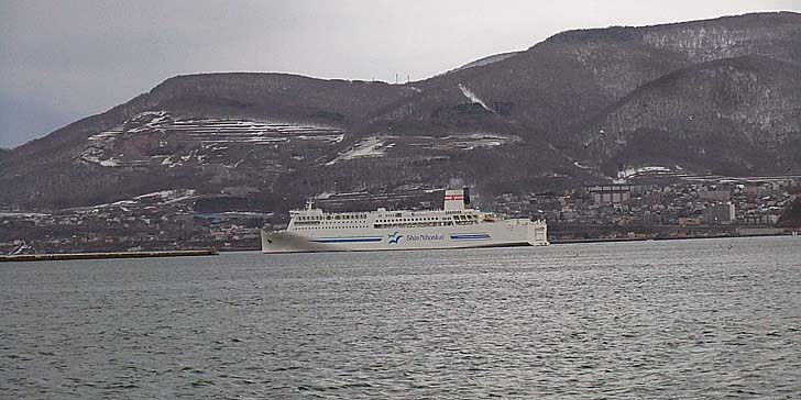 240411_1703ferry.jpg(76845 byte)
